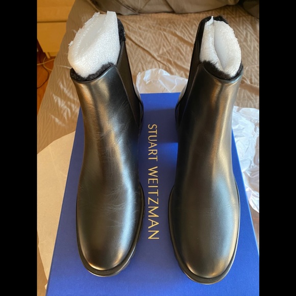 Stuart Weitzman Shoes - Stuart Weitzman leather booties